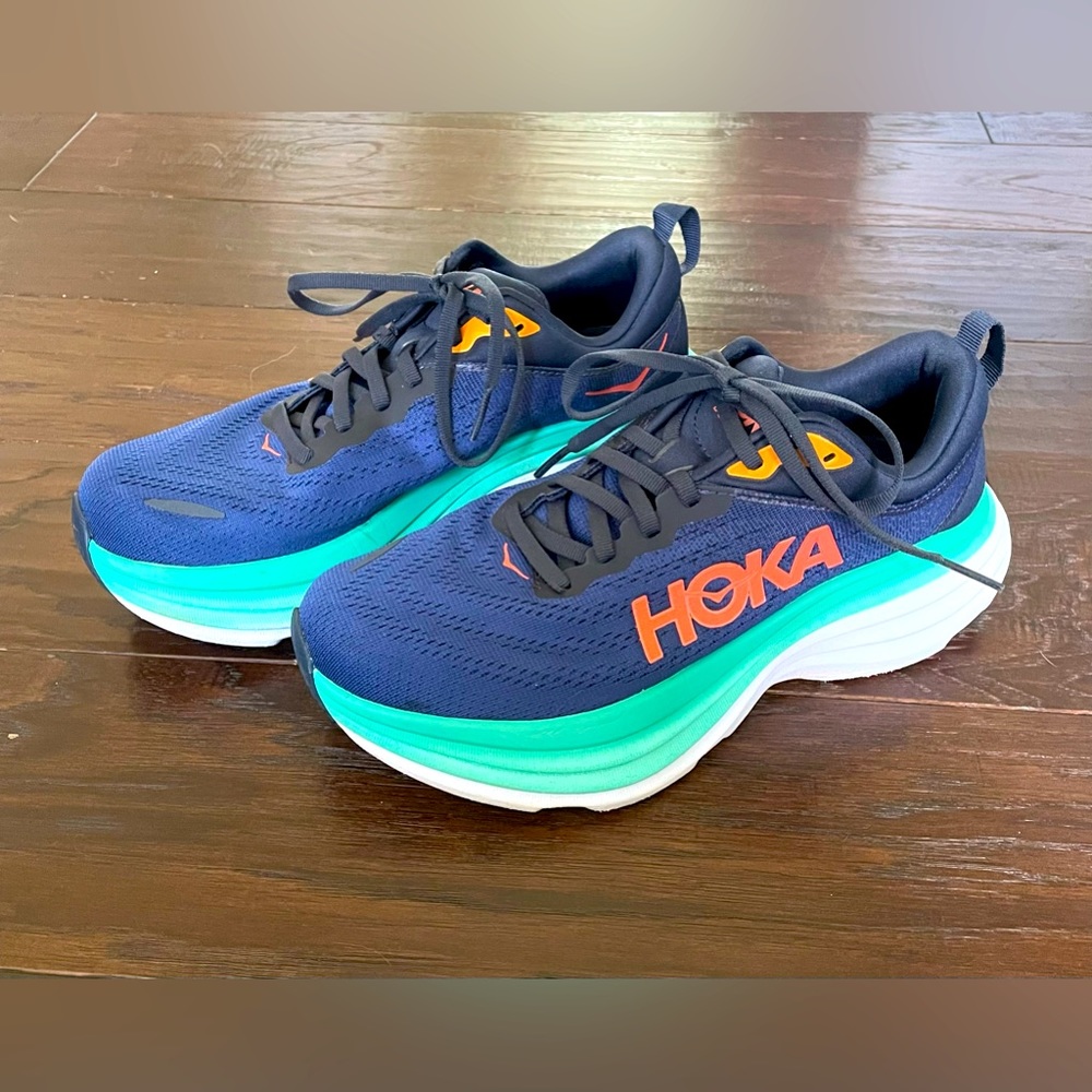 Womens Hoka Bondi 8, size 7 wide
